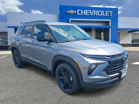 New 2026 Chevrolet TrailBlazer LT w/ Midnight Edition FWD image 2