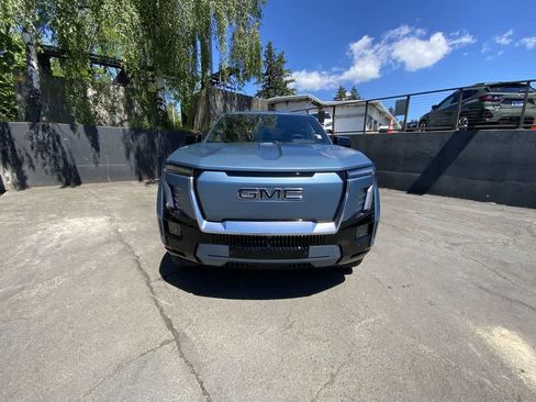 Used 2025 GMC Sierra EV Denali AWD/4WD image 9