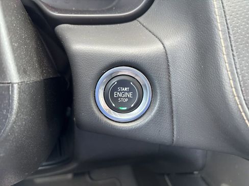 Used 2024 Chevrolet Suburban Premier image 25