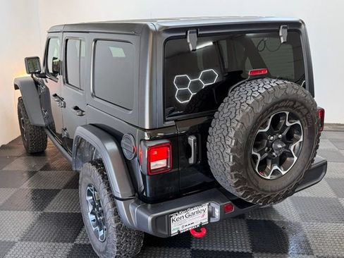Used 2023 Jeep Wrangler Unlimited Rubicon w/ Cold Weather Group AWD/4WD image 10
