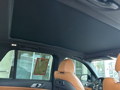 Used 2023 BMW X5 sDrive40i w/ M Sport Package image 31