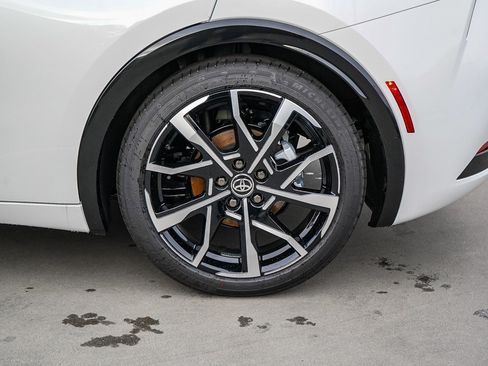 New 2026 Toyota Prius Plug-In Hybrid FWD image 6