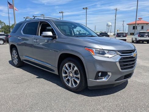 Used 2020 Chevrolet Traverse Premier w/ LPO, 'HIT The Road' Package FWD image 2