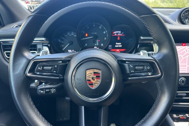 Used 2023 Porsche Macan AWD/4WD image 23