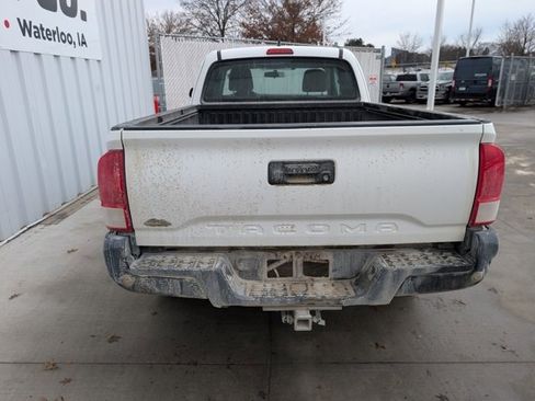 Used 2016 Toyota Tacoma SR image 14