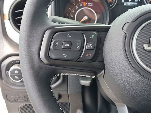 New 2025 Jeep Gladiator Sport image 27