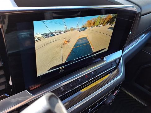 Used 2024 Chevrolet Silverado 2500 LT image 27