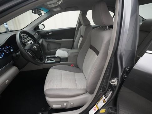 Used 2014 Toyota Camry LE FWD image 7