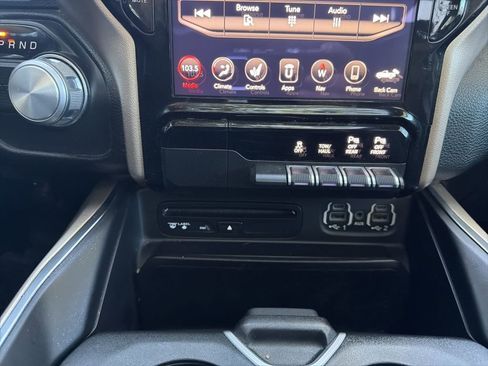 Used 2019 RAM 1500 Laramie image 37