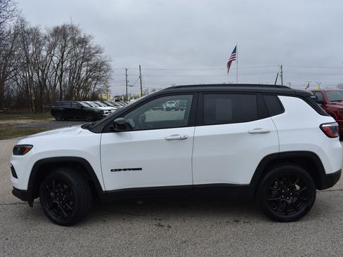 Used 2023 Jeep Compass Altitude w/ Sun and Sound Group image 3