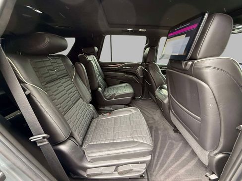 Used 2022 Cadillac Escalade Sport Platinum w/ LPO, ONYX Package AWD/4WD image 16