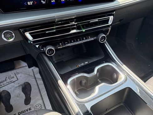 New 2026 Chevrolet Traverse LT AWD/4WD image 13