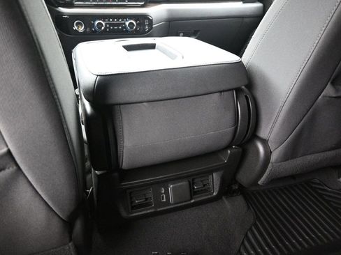 Used 2022 GMC Sierra 1500 Elevation image 24