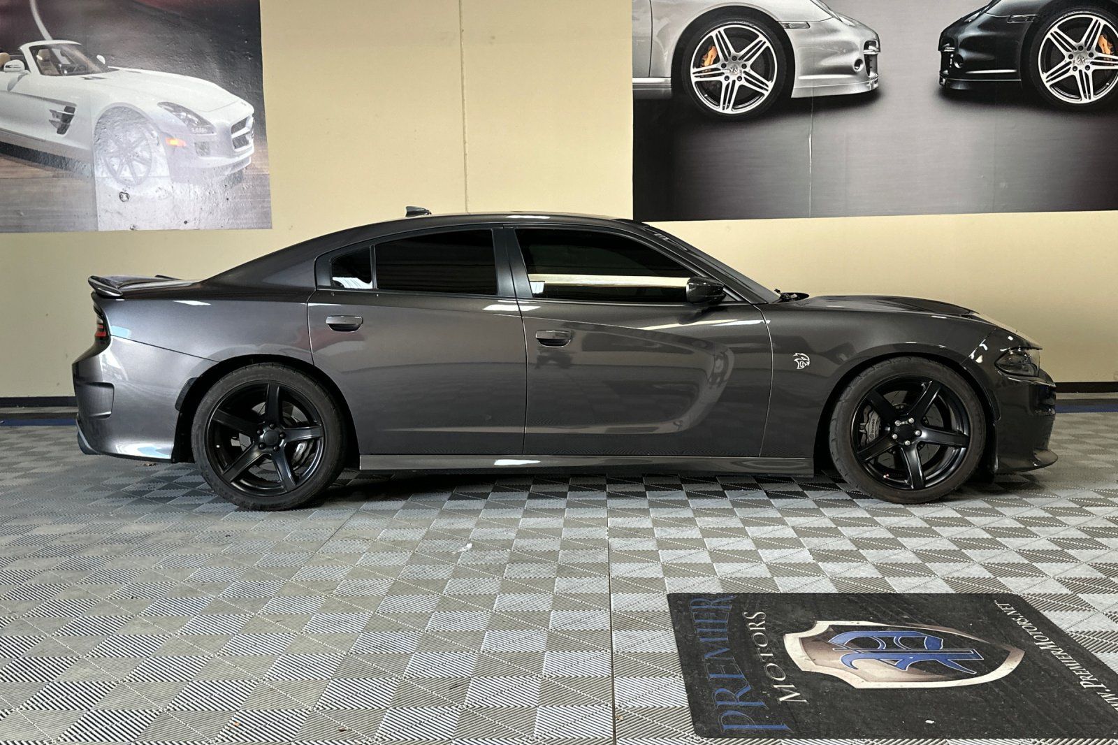 Used 2018 Dodge Charger SRT Hellcat RWD image 3