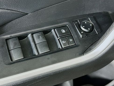 Used 2021 Toyota RAV4 LE image 15