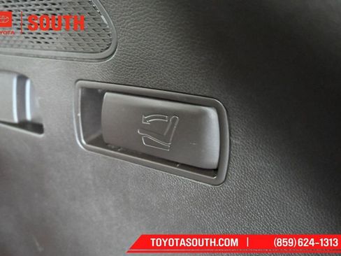 Used 2018 Hyundai Santa Fe Sport w/ 2.4L Tech Package 04 FWD image 29
