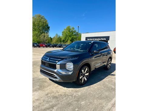 New 2026 Mitsubishi Outlander SEL FWD image 2