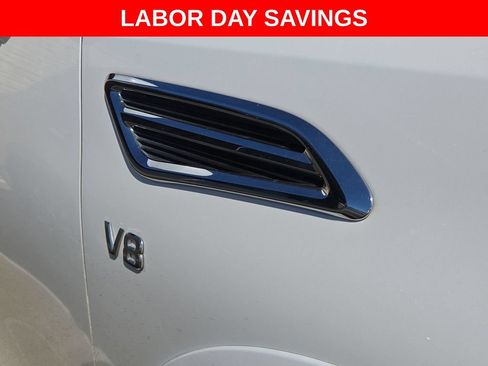 Used 2022 Nissan Armada SV w/ SV Appearance Package RWD image 15