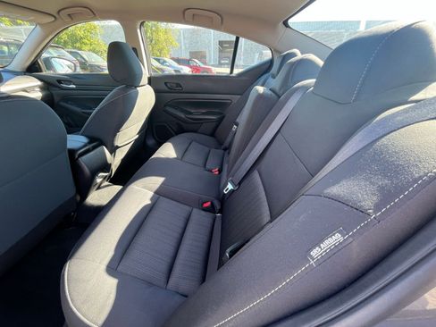 Used 2025 Nissan Altima 2.5 SV FWD image 25
