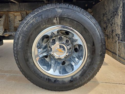 Used 2024 Chevrolet Silverado 3500 LT w/ Convenience Package image 32