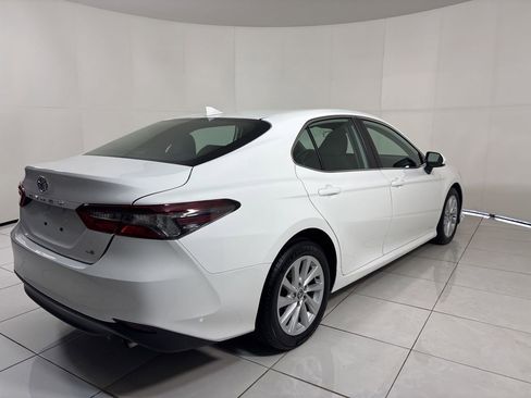 Used 2023 Toyota Camry LE image 5