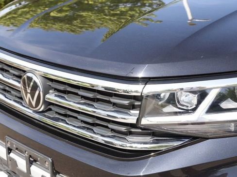 Used 2023 Volkswagen Atlas SE w/ Panoramic Sunroof Package AWD/4WD image 12