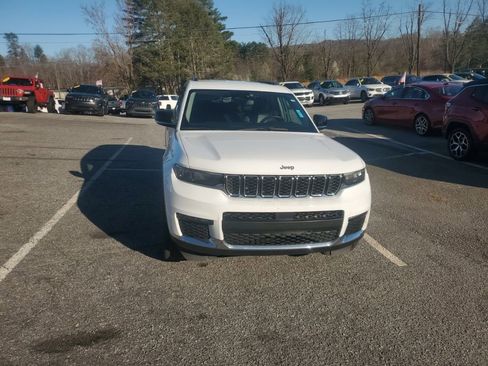 Used 2023 Jeep Grand Cherokee L Limited image 3