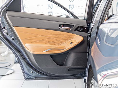 Used 2019 Toyota Avalon Limited w/ Advanced Safety Package FWD image 35