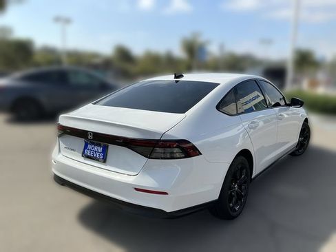 Certified 2025 Honda Accord SE image 5