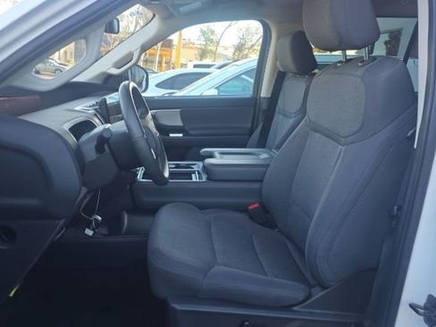 Used 2025 Ford Expedition Active image 5