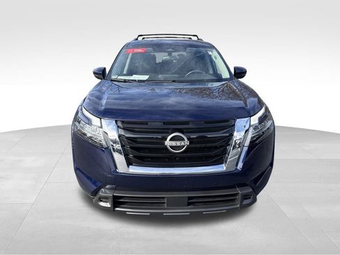 Used 2022 Nissan Pathfinder SV image 9