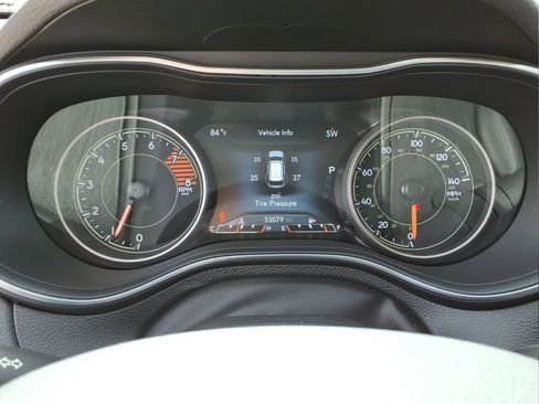 Used 2019 Jeep Cherokee Trailhawk image 23