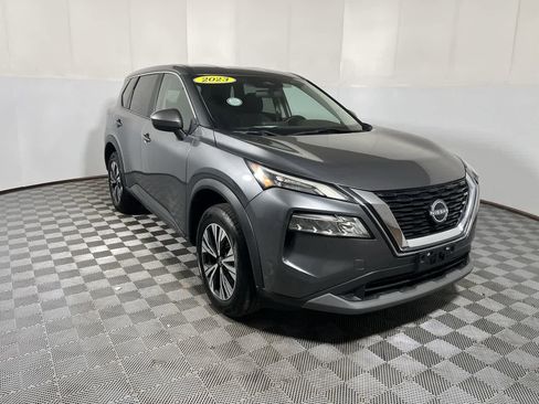 Used 2023 Nissan Rogue SV FWD image 2