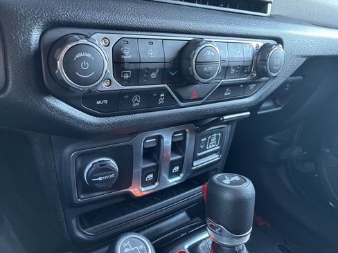 Used 2024 Jeep Wrangler Sport S image 32