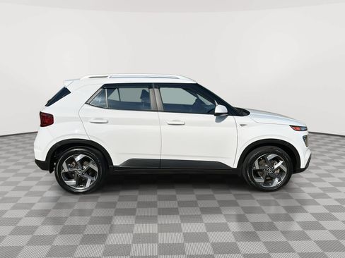 Used 2023 Hyundai Venue SEL FWD image 4