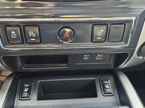 Used 2021 Nissan Titan SV w/ SV Convenience Package image 13