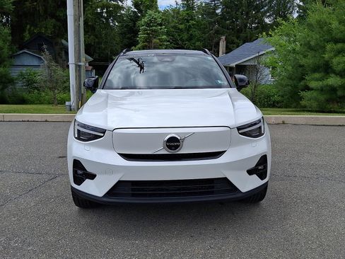 Certified 2023 Volvo XC40 Recharge Ultimate AWD/4WD image 2