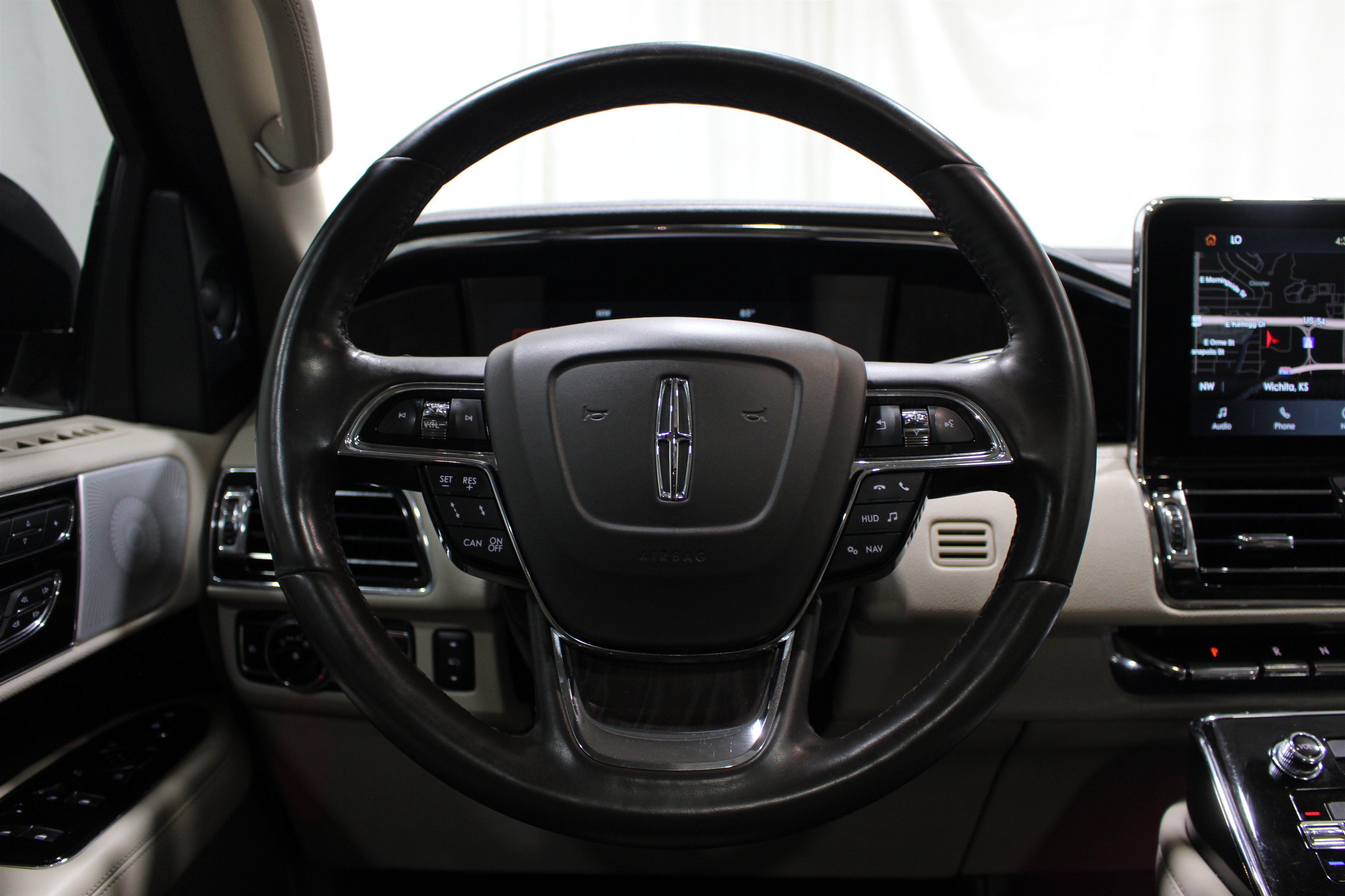Used 2021 Lincoln Navigator L Reserve AWD/4WD image 10