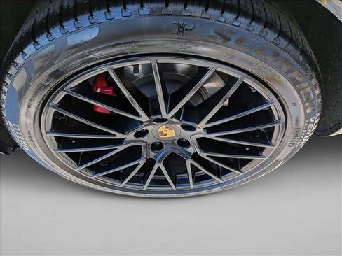 Used 2021 Porsche Cayenne GTS AWD/4WD image 22