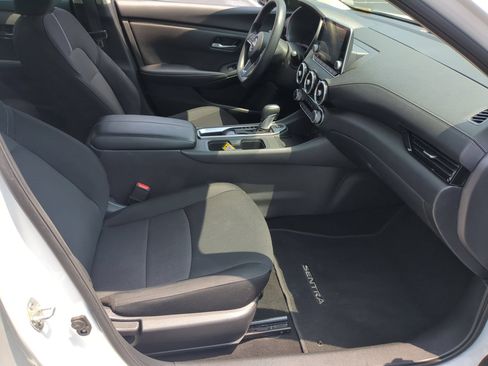 Used 2024 Nissan Sentra SV FWD image 33