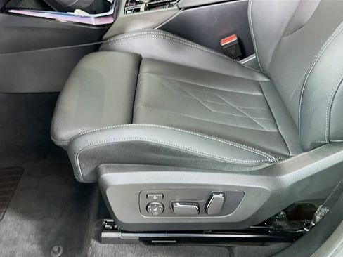 Used 2025 BMW X3 xDrive30i w/ Premium Package image 19