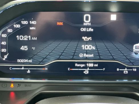 Used 2023 GMC Yukon XL SLT w/ SLT Premium Package image 28