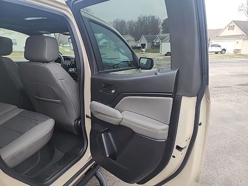 Used 2024 Chevrolet Colorado ZR2 w/ Technology Package AWD/4WD image 10