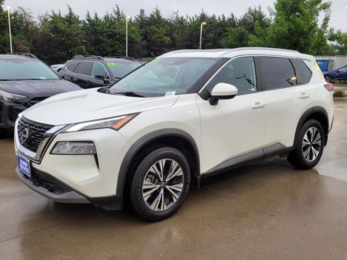 Used 2023 Nissan Rogue SV w/ SV Premium B Package image 1