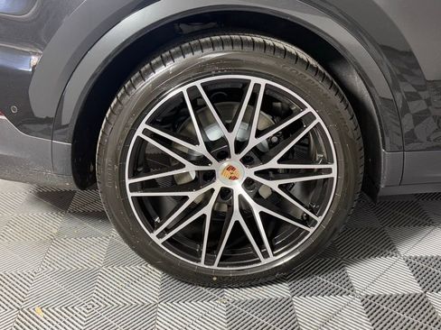 New 2026 Porsche Cayenne Coupe image 13
