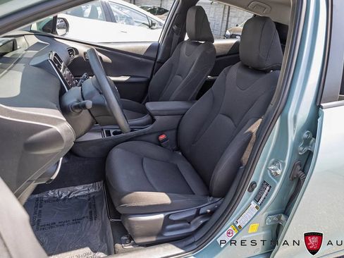 Used 2022 Toyota Prius LE AWD/4WD image 18