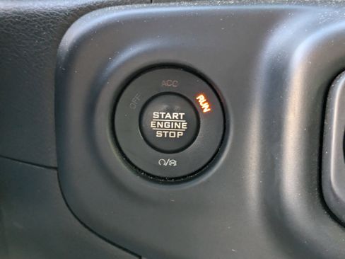 Used 2022 Jeep Gladiator Sport image 26