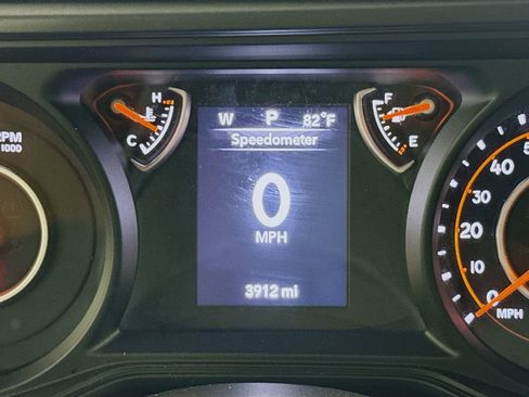 Used 2024 Jeep Gladiator Sport image 32