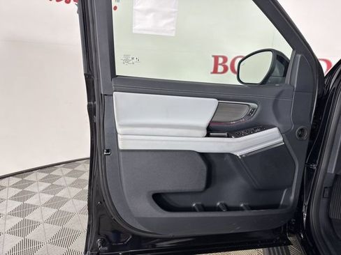 New 2025 Ford Expedition Max Platinum w/ Driver's Package image 16