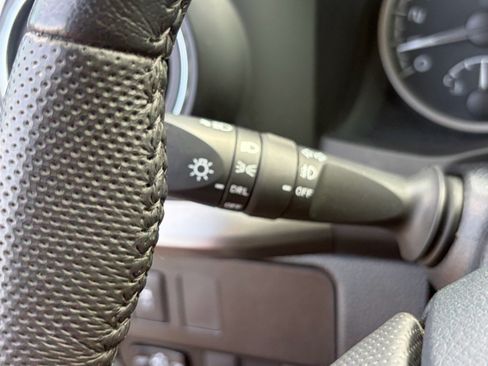 Used 2020 Toyota Tacoma SR5 RWD image 17